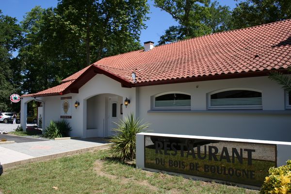 Entrée du Restaurant du Bois de Boulogne Entrée du Restaurant du Bois de Boulogne à Dax - Location de salle